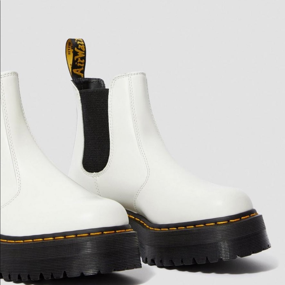 2976 Platform Chelsea White Docs